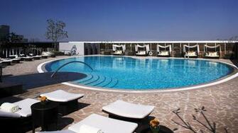 Outdoor Swimming Pool Wallpaper Background