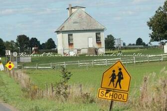 Old Ohio Amish Schoolhouse Wanda Brunstetter