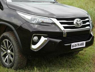 Toyota Fortuner Wallpaper