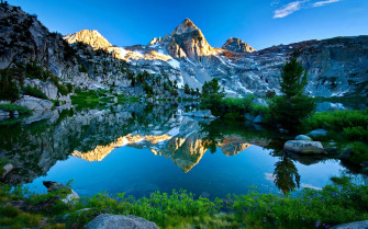 Peaceful Background Wallpaper