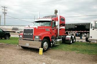 Custom Mack Big Rig Photo