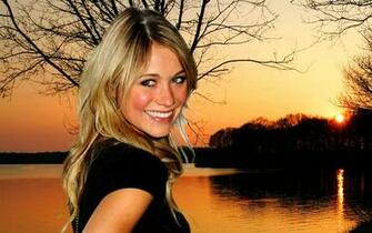 Katrina Bowden Wallpaper HD Background