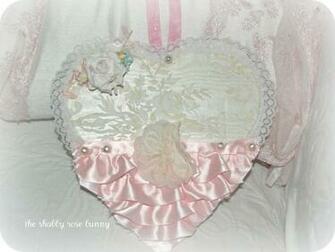 Soft Pink Ruffles Pearls Vintage Flocked Wallpaper And Fleurs