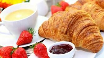 Croissant HD Wallpaper