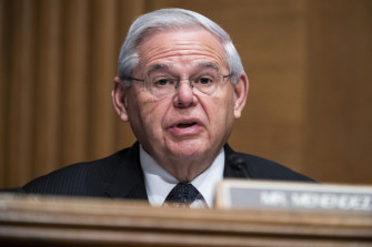 Ameri Ki Senator Robert Menendez Optu En Za Primanje Mita Wallpaper