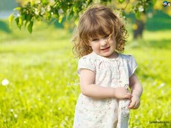 Funmozar Cute Baby Girl Wallpaper