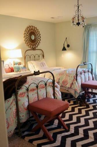 Layla Grayce Painted Vintage Jane Iron Bed Transitional Girl S Room