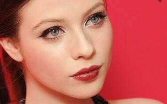 Michelle Trachtenberg Face Widescreen Wallpaper
