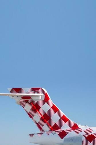 New Volotea iPhone Wallpaper V2 Move