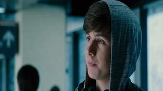Nick Robinson Star Cast In English Film Jurassic World HD Wallpaper