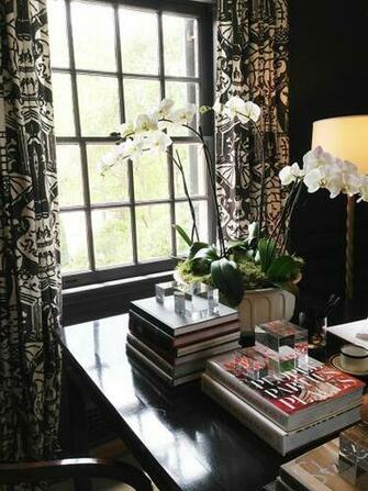 Clarence House S Legendary The Vase Fabric And Wallpaper Was