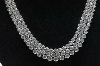 Necklaces Wallpaper