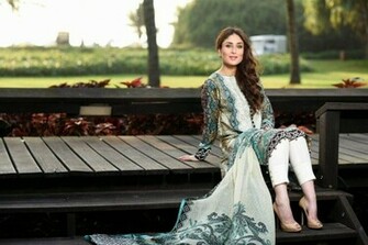 Kareena Kapoor Beautiful HD Wallpaper