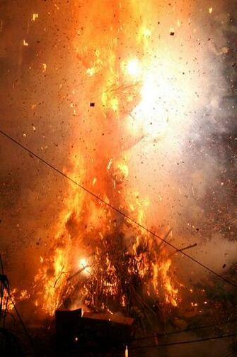 Ios7 Holi Bonfire Parallax HD iPhone iPad Wallpaper