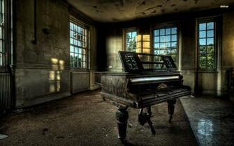 Old Piano In Abandoned Mansion HD Wallpaper