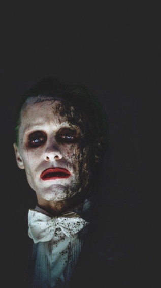 Dove Cameron On Joker And Harley Wallpaper Leto
