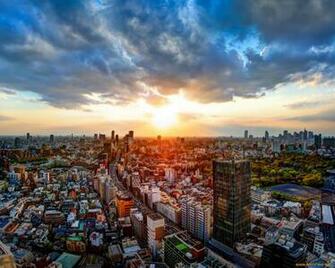 Downtown Beijing After Rain Wallpaper HD Pic