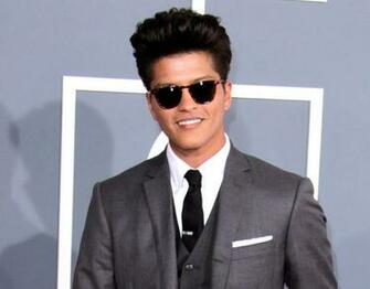 Singer Bruno Mars Wallpaper 1080p Resolution