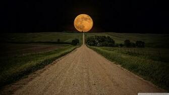 Super Moon HD Wallpaper