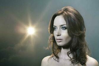 Emily Blunt Wallpaper