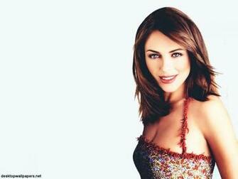 Elizabeth Hurley At Desktopwallpaper Net