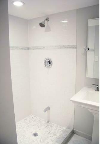 Subway Tile Shower Contemporary Bathroom Benjamin Moore Paper