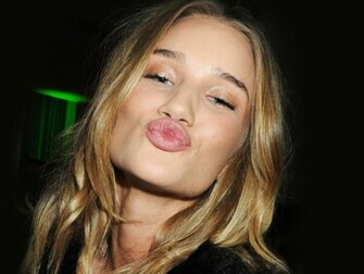 Rosie Huntington Whiteley Wallpaper