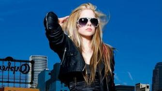 Avril Lavigne Fashion Girl