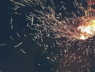 Spark Burning Shine Night iPhone 6s Wallpaper