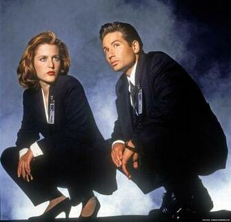 Mulder And Scully Wallpaper Google Search Nerd Love David