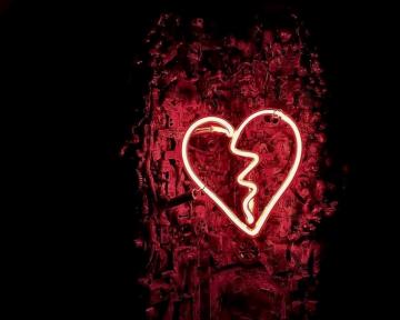 1k Neon Heart Pictures Image