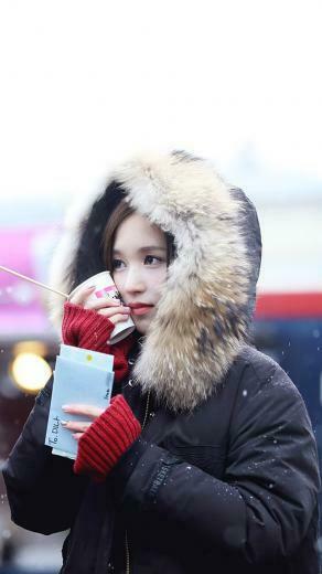 Twice Mina iPhone Wallpaper