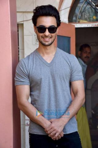 Aayush Sharma Visits A Temple In Himachal Pradesh