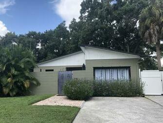 New South Tampa Home Outdoor Living W Lanai Courtyard