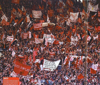 Stretford End Flags Gambar Sepak Bola Wallpaper Ponsel