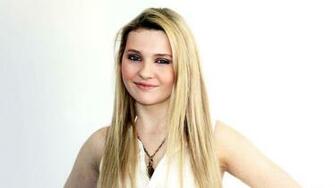 Abigail Breslin Wallpaper HD Net Worth