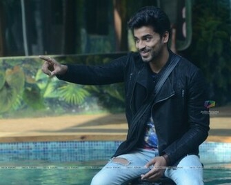 Bigg Boss Halla Bol Wallpaper Size