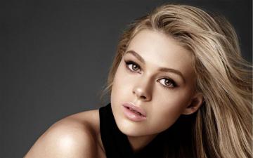 Nicola Peltz Wallpaper HD