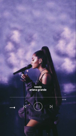 Wallpaper Ariana Grande
