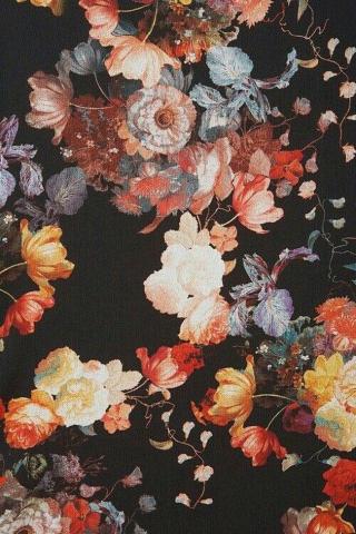 Grandma Is Back Floral Design Large Flowers Interiors
