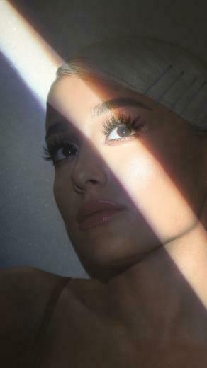 Ariana Grande Sweetener Sunray Pure 4k Ultra HD
