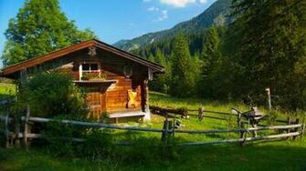 Cabin In The Mountains HD Desktop Wallpaper