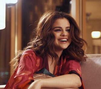 Selena Gomez HD Wallpaper