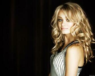 Sara Paxton Desktop Wallpaper In Widescreen