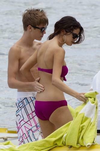 Justin Bieber And Selena Gomez Image HD