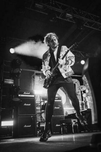 Michael Clifford Lockscreen Wallpaper Fondo De Pantalla
