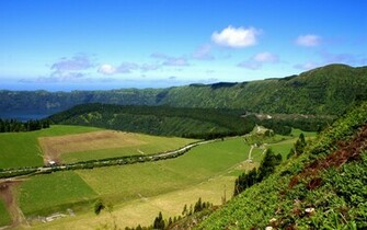 Green Hills Wallpaper