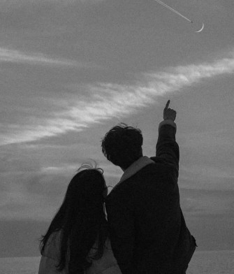 Cute Aesthetic Couple Picture Wallpaper