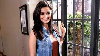 Alia Bhatt Wallpaper HD 1080p