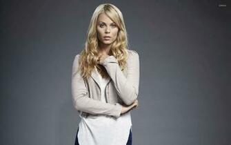 Laura Vandervoort Wallpaper Celebrity